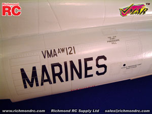 f590g_fuselage_leftside_graphics_290k035_20070321_2832x2128x72_300w08q