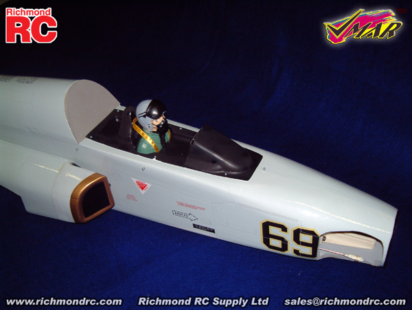 f590g_fuselage_cockpit_rightfront_040k050_20070321_2832x2128x72_600w12q