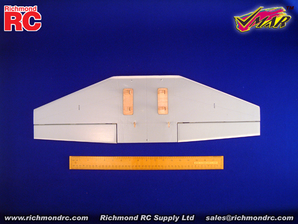 f590g_tail_horiz_20070321_2832x2128x72_600w12q