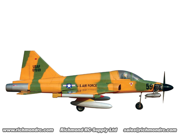 f590u_rightside_085V010_20050130_2832x2128x300_600w12q