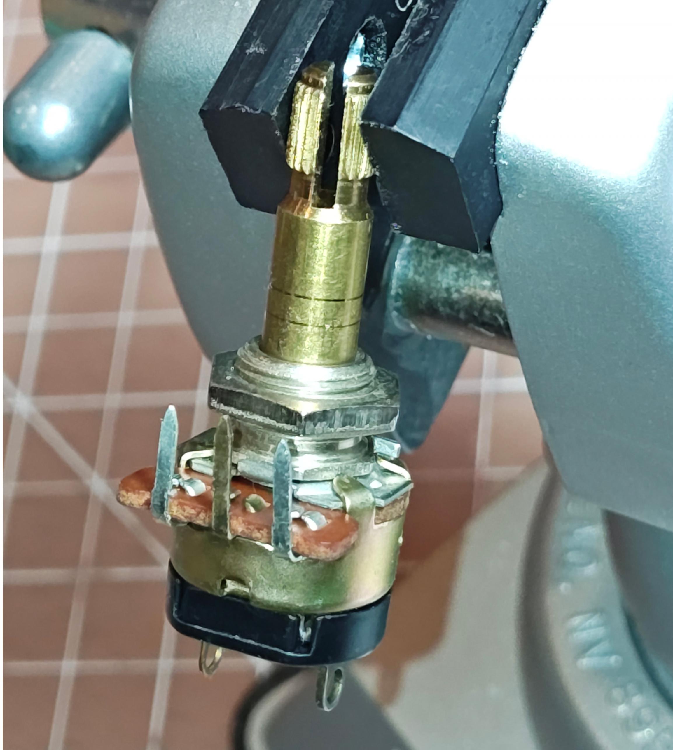 RRC-FN8394_Potentiometer_IMG_20250103_142649805_OrthoView