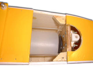 a00142 fuse bottom with hatch removed copy.jpg (16909 bytes)