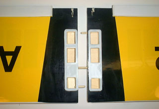 a00142 wing joining.jpg (20601 bytes)